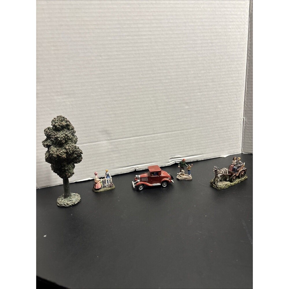 Hawthorne Village accessories lot- Red Car Swapping Stories Family Carriage